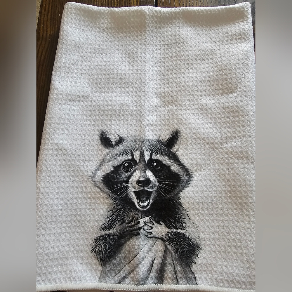 Raccoon Print White Bath Towel - Picture 3 of 3